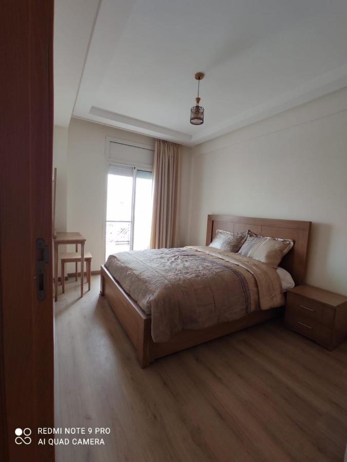 Apartment place italie Rabat Extérieur photo