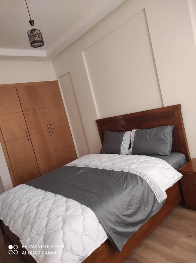 Apartment place italie Rabat Extérieur photo