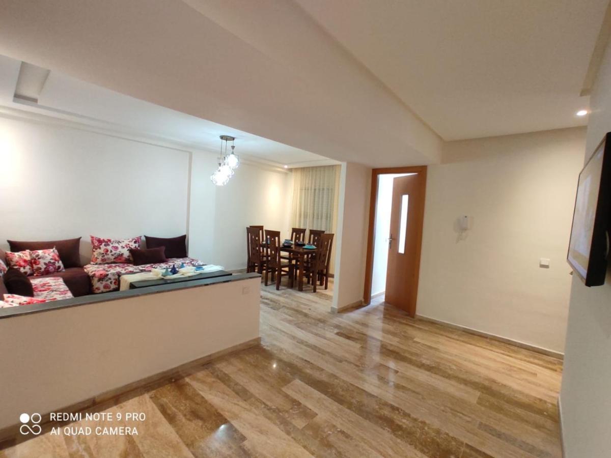Apartment place italie Rabat Extérieur photo